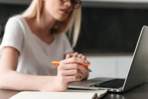 4897 768x513